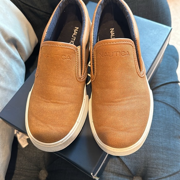 Nautica youth size 1 tan boat shoe - Picture 2 of 5